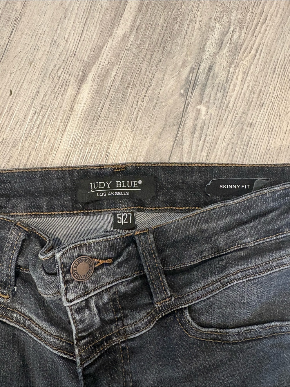 Judy Blue Women's Washed Black Skinny Jeans - Picture 2 of 7